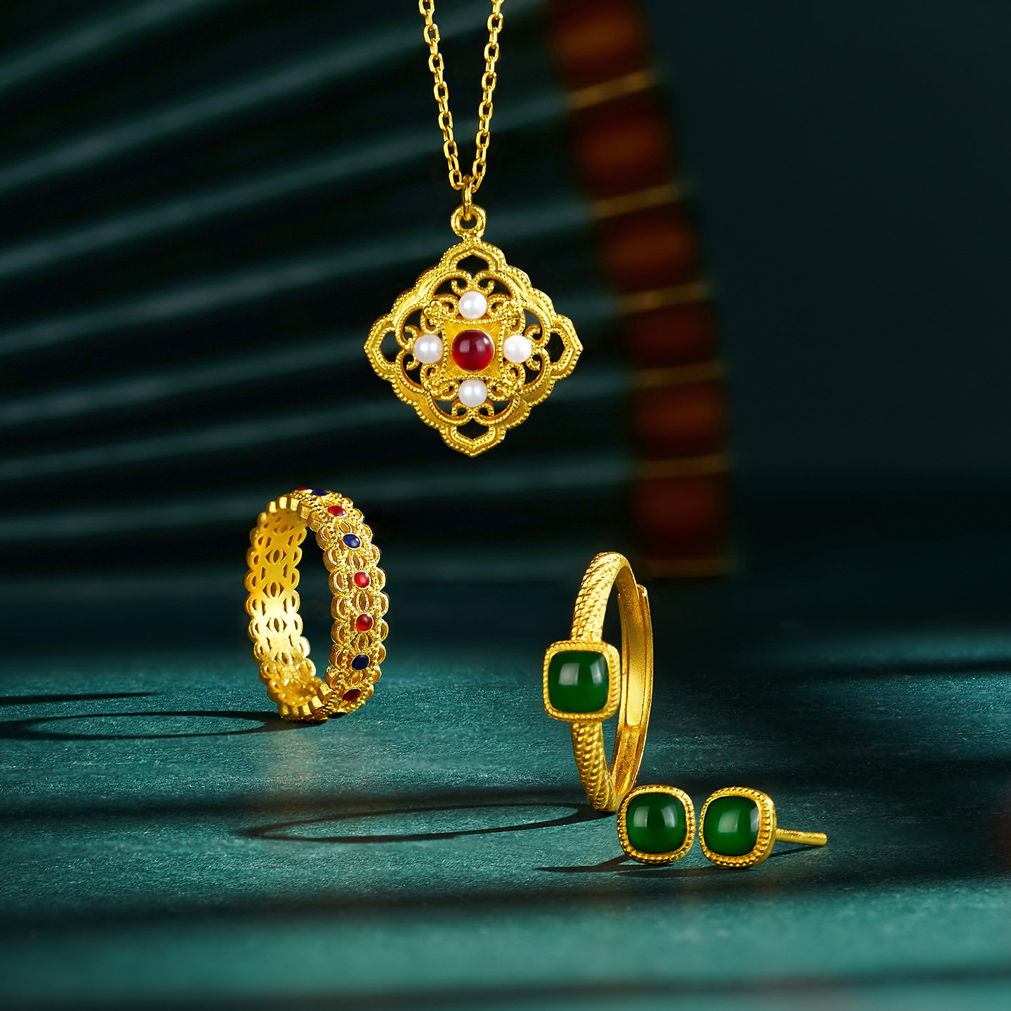 潮宏基臻金十二颜黄金耳钉足金耳饰古法珐琅方形国潮生日礼物卟,淘宝优惠券,粉丝福利购,淘宝优惠卷