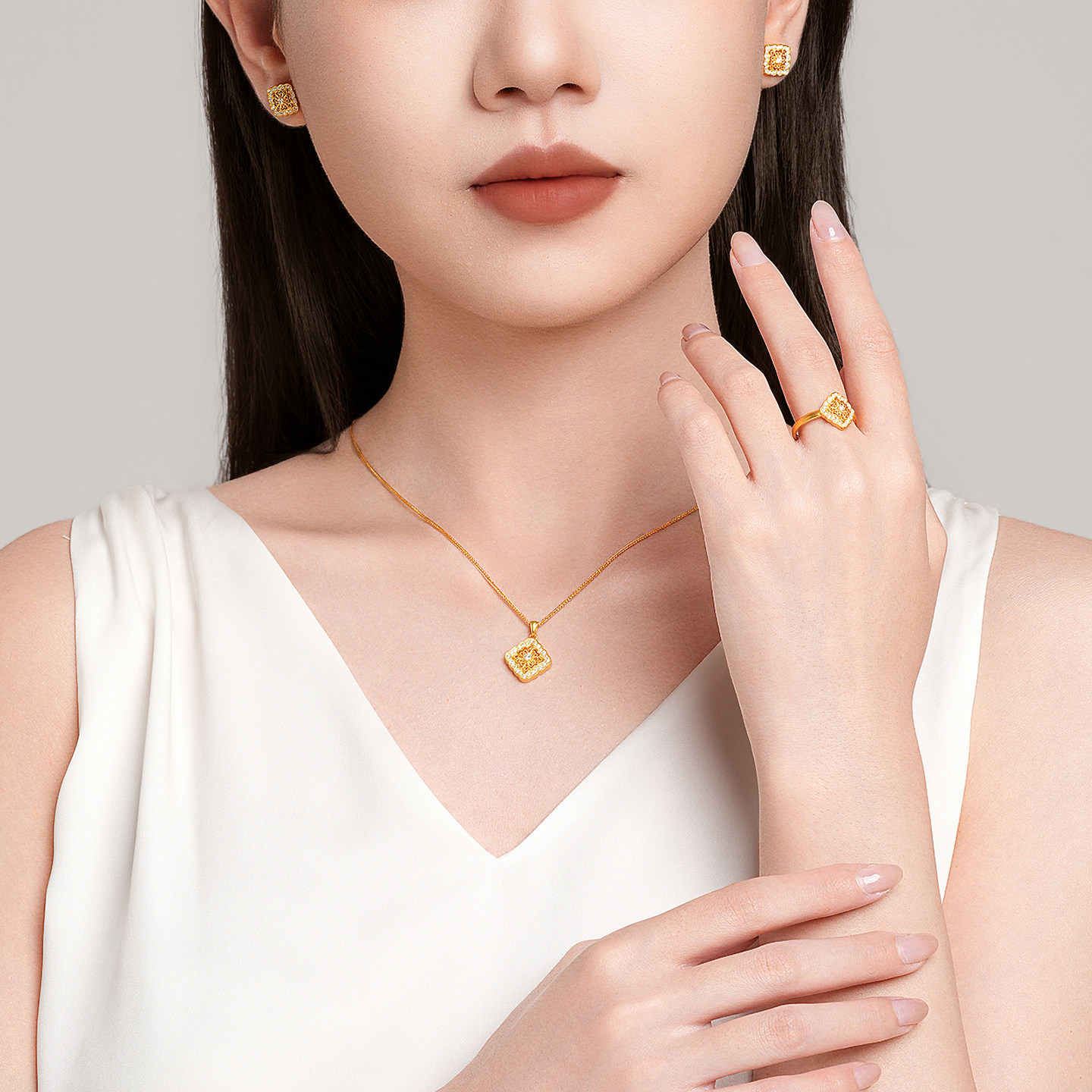 Chao Acer Flower Charm Sihe Ruyi Gold Diamond Necklace Ring Earrings Pure Gold Set Inlaid Birthday Gift