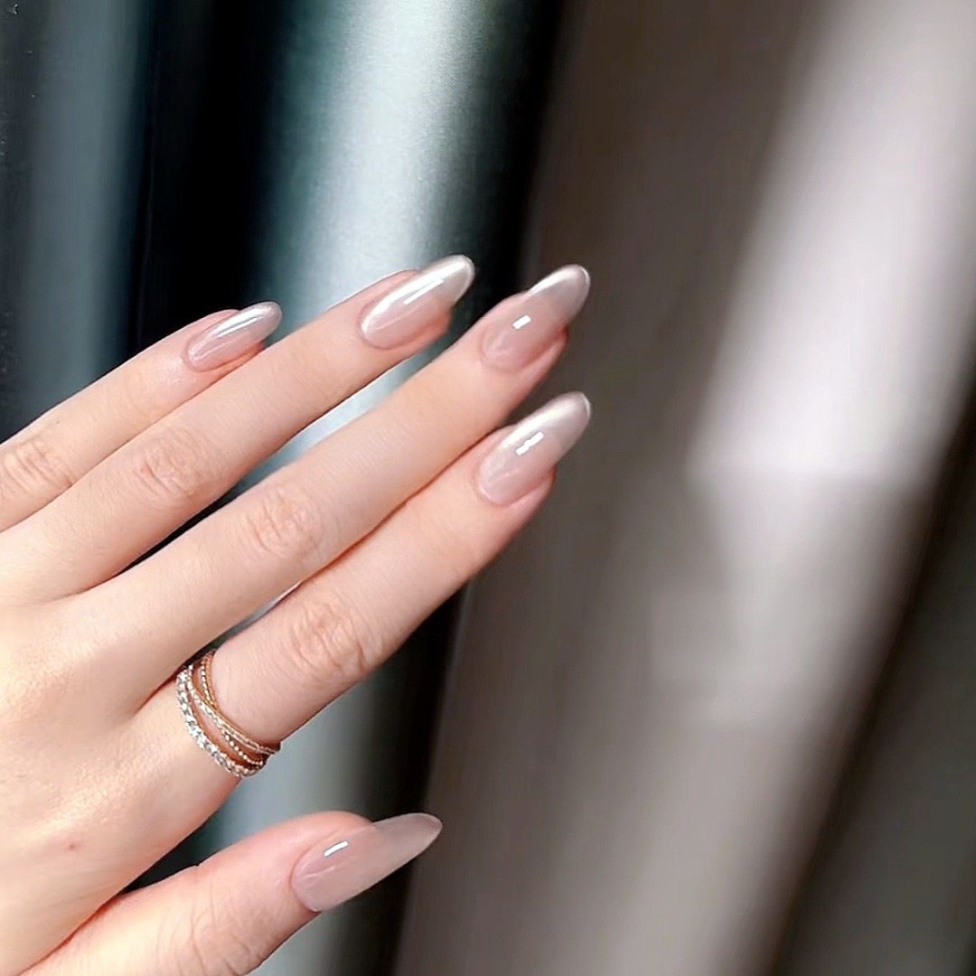 中杏仁温柔裸色穿戴甲片闪亮猫眼短甲甜美百搭冰透美甲贴片显手白,淘宝优惠券,粉丝福利购,淘宝优惠卷