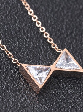 新款日韩ins简约18K玫瑰金女士项链锆石蝴蝶结三角对角短款锁骨链