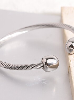 新款欧美简约C形钛钢手环复古百搭电缆线时尚开口不锈钢女式手镯