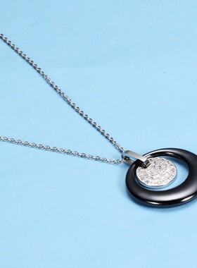 新款欧美跨境钛钢个性圆形陶瓷双层镂空镶钻时尚情侣项链锁骨链不