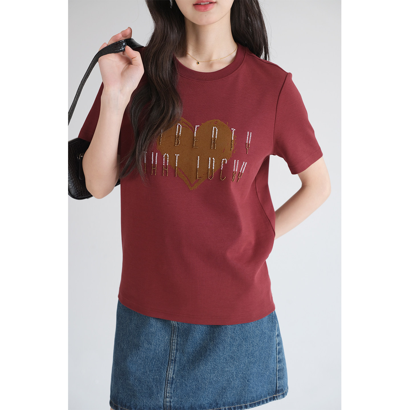 蓝若水大码女装2026夏季新款重工珠绣字母T恤胖MM复古红正肩上衣,淘宝优惠券,粉丝福利购,淘宝优惠卷