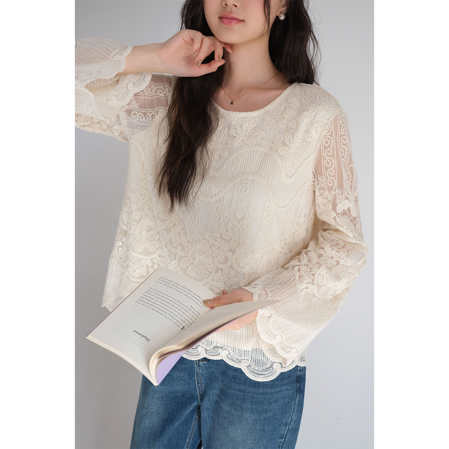 【高级感绣花圆领蕾丝衫】蓝若水大码2026春装新款法式喇叭袖上衣,淘宝优惠券,粉丝福利购,淘宝优惠卷