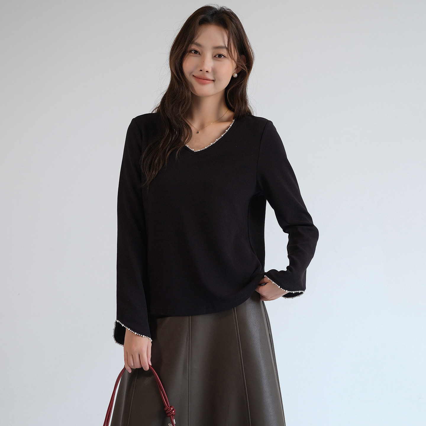 【钉珠V领针织打底衫】蓝若水大码2026春装新款显瘦气质内搭小衫,淘宝优惠券,粉丝福利购,淘宝优惠卷
