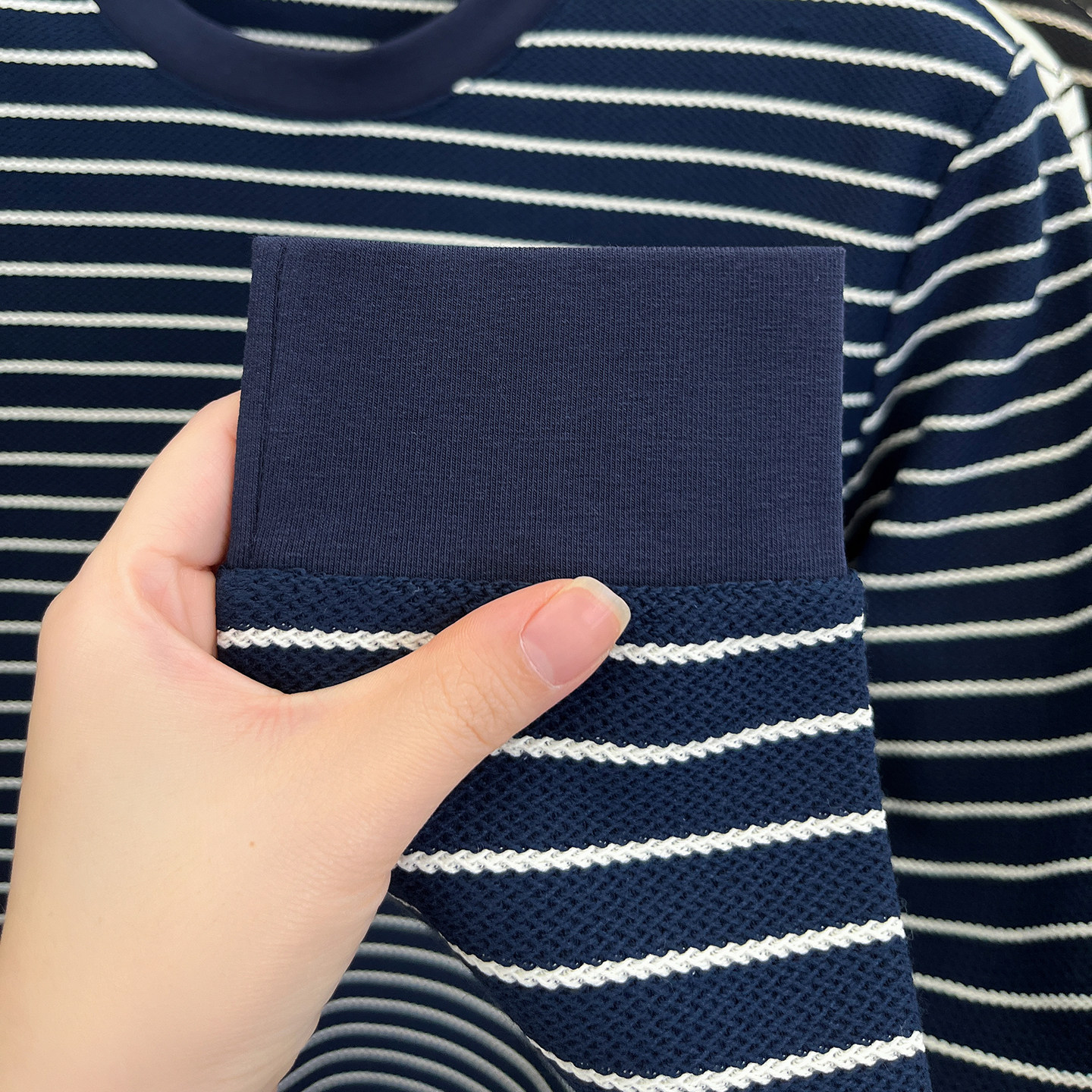 撞色条纹圆领长袖t恤男春秋款新品透气打底衫男装休闲宽松薄内搭,淘宝优惠券,粉丝福利购,淘宝优惠卷