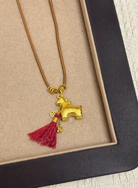 马上有钱~长款毛衣链实心小金马红色毛线流苏盘缠项链女吊坠配饰