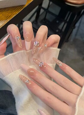 秋冬穿戴甲红色美甲贴片