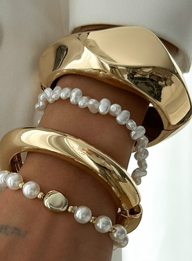 欧美跨境仿珍珠叠戴夸张手镯女 小众设计复古几何ins切面圆环手饰