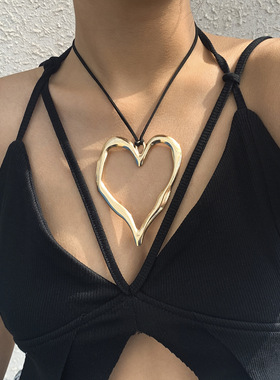 个性不规则心形镂空吊坠项链女