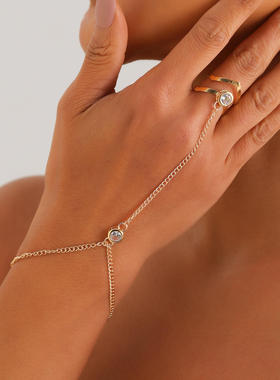 欧美跨境饰品复古镶水钻镂空几何箭头开口戒指手链连体创意配饰女