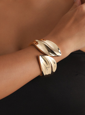 欧美跨境饰品ins时尚朋克重工夸张风大光面树叶手镯个性复古手环