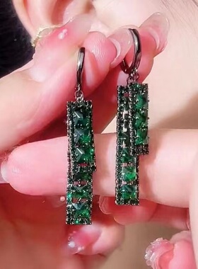 气质百搭长方形绿色锆石耳环轻奢高级感几何耳扣小众设计独特耳饰