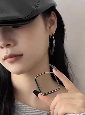 轻奢高级感枪黑色方形大耳圈