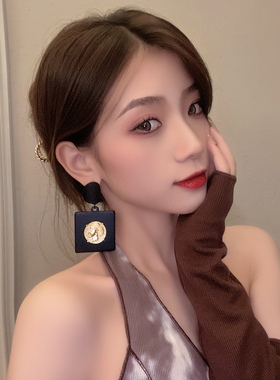 s925银针欧美夸张黑色夜店耳坠2021年新款大气网红个性耳环耳钉女