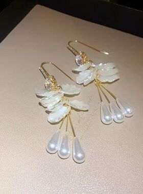 超仙白色贝壳花瓣珍珠流苏耳钩女