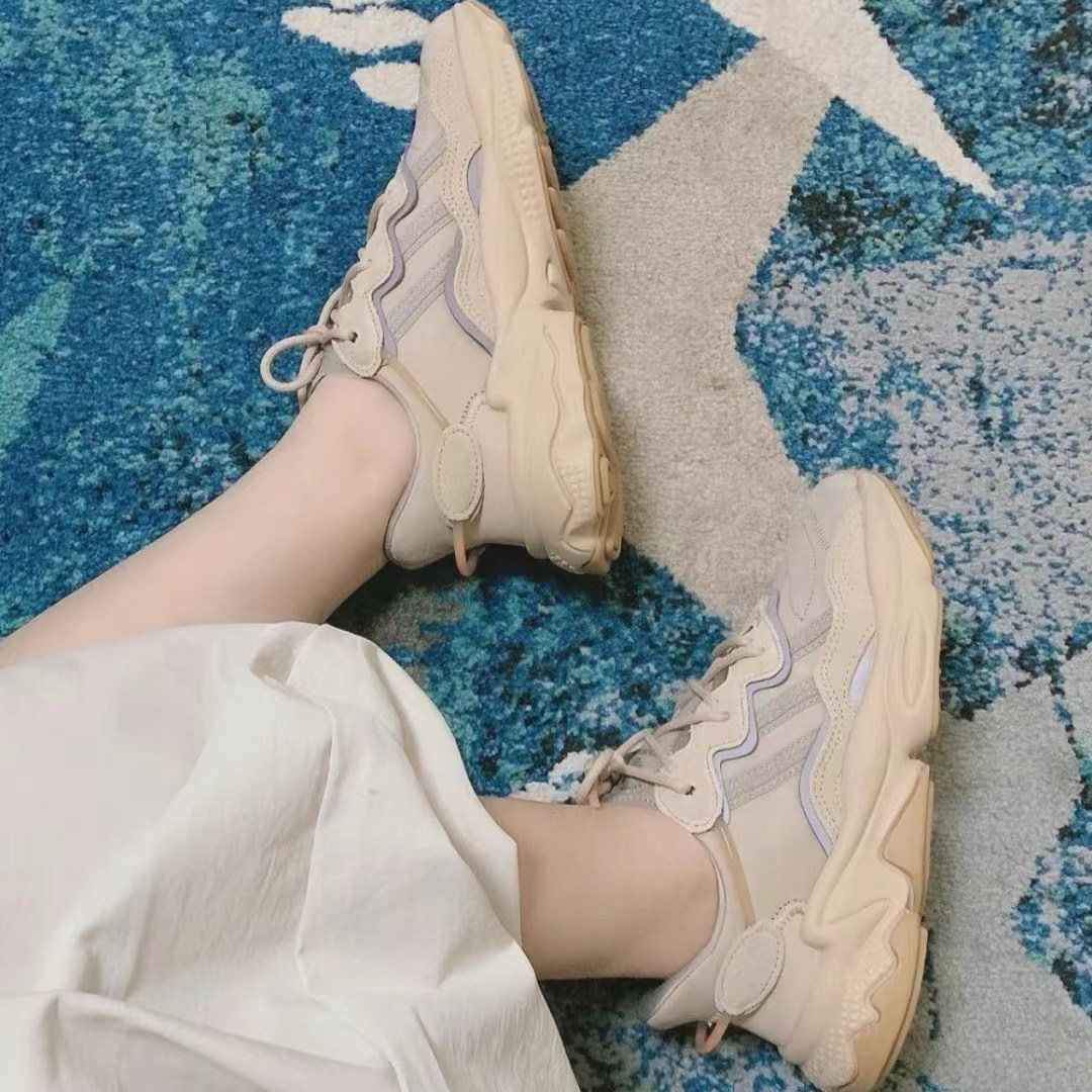 Adidas阿迪达斯Ozweego黑武士沙棕墨绿复古运动低帮老爹鞋EE6999