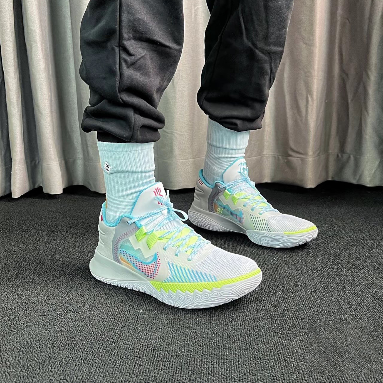 Nike Kyrie Flytrap 5 EP欧文五代减震防滑实战篮球鞋男子DC8991-图2
