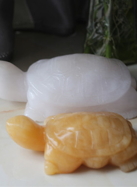 天然玉石雕刻长寿龟保平安小玉龟风水招财乌龟饰品鱼缸摆件礼品