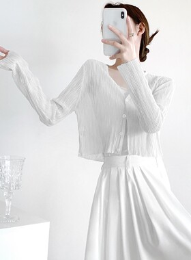 黑色短款针织开衫女薄款防晒罩衫V领纽扣冰丝外套