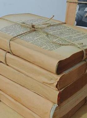 复古装饰外文旧书捆书卷泛黄英文书籍文艺老旧物旧时光摄影道具书