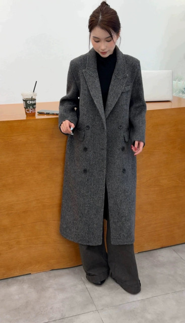 2025年冬季新款人字纹西装领双面羊毛大衣女双排扣长款羊毛呢外套