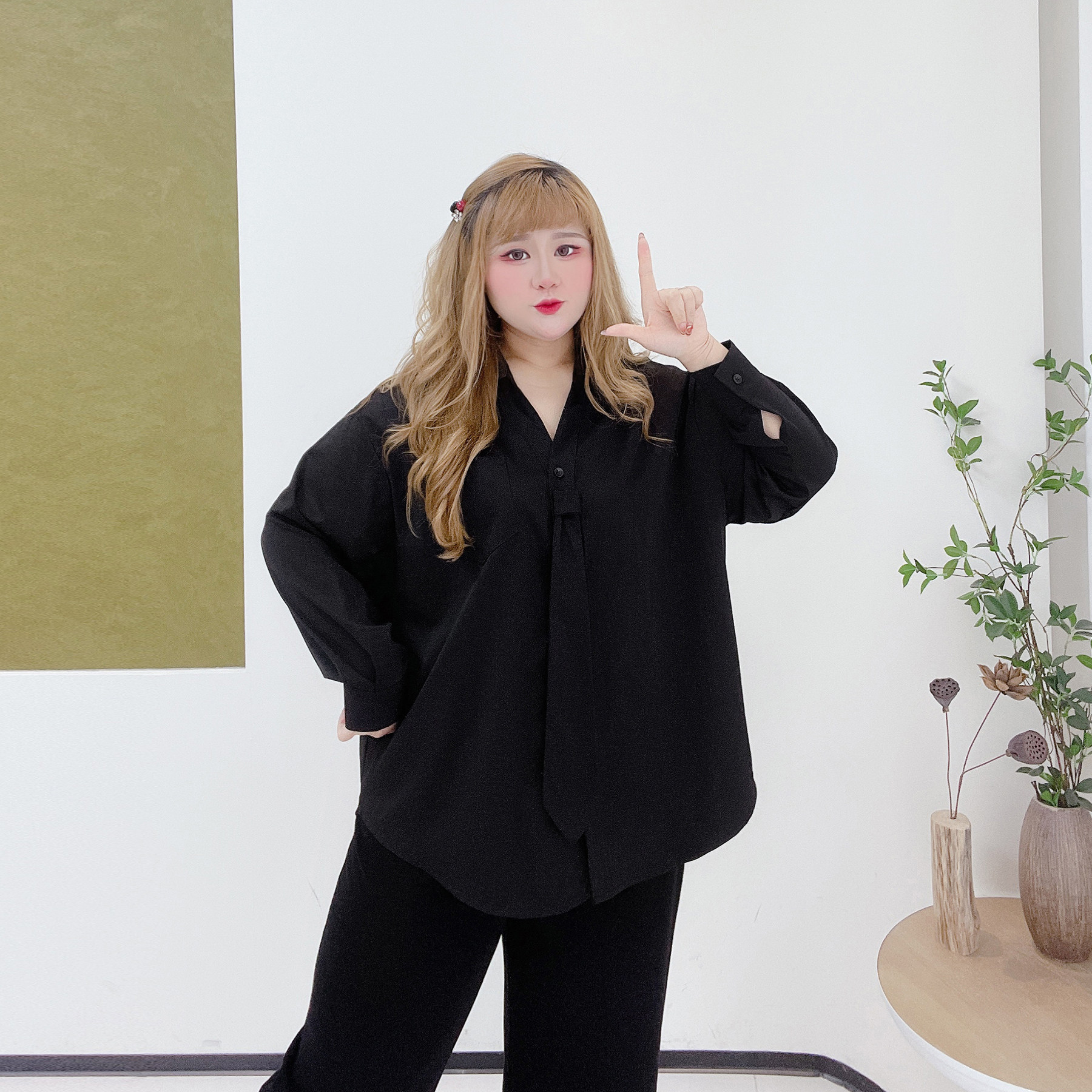 松弛感遮肉学院风JK领带衬衫胖莹莹大码女装秋冬设计感休闲风上衣,淘宝优惠券,粉丝福利购,淘宝优惠卷