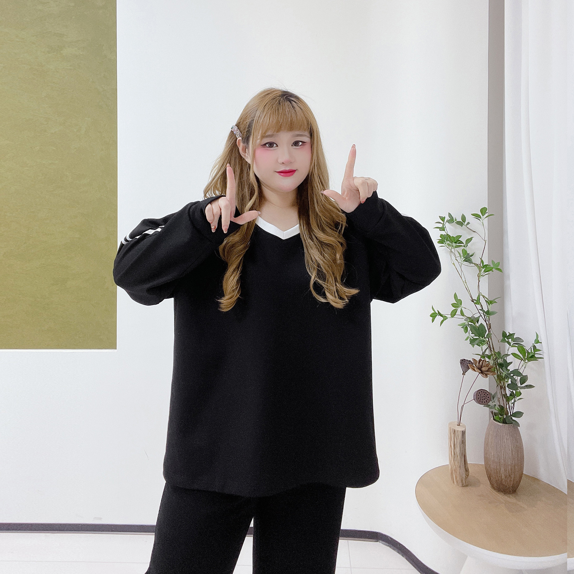 350斤撞色条纹运动卫衣胖莹莹大码女装秋冬300斤加肥v领内搭上衣,淘宝优惠券,粉丝福利购,淘宝优惠卷