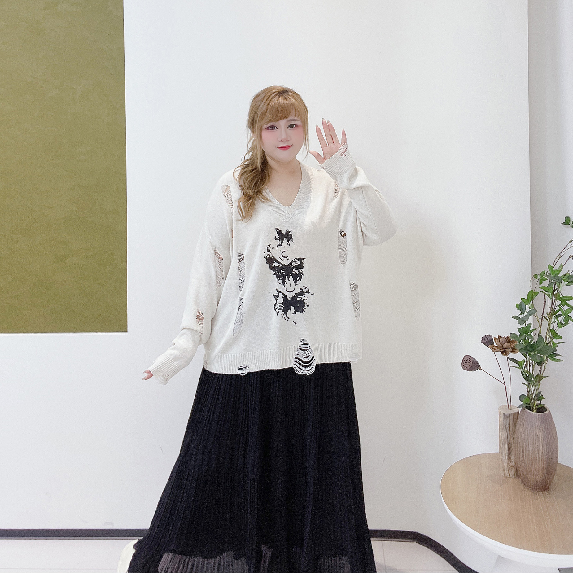 300斤遮肉小众镂空印花毛衣胖莹莹大码女装秋冬慵懒v领套头针织衫,淘宝优惠券,粉丝福利购,淘宝优惠卷