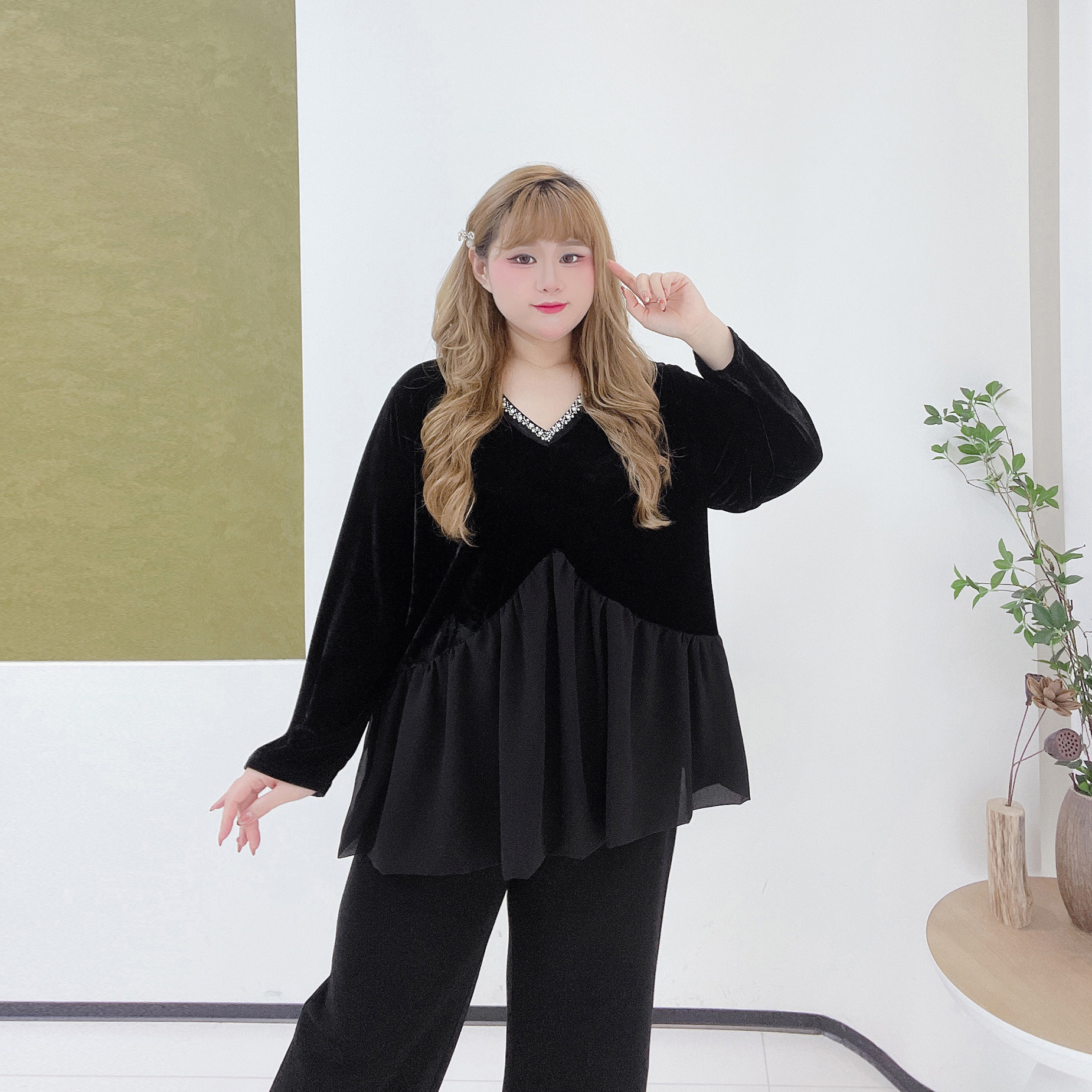 300斤重工钉珠高级感内搭上衣胖莹莹大码女装秋冬丝绒气质打底衫,淘宝优惠券,粉丝福利购,淘宝优惠卷