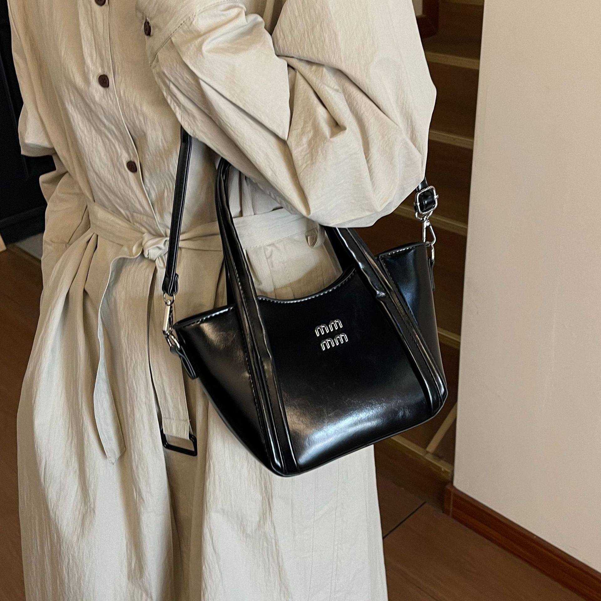 菜篮子水桶包包女式2026新款复古通勤手提包小拎包百搭单肩斜挎包,淘宝优惠券,粉丝福利购,淘宝优惠卷