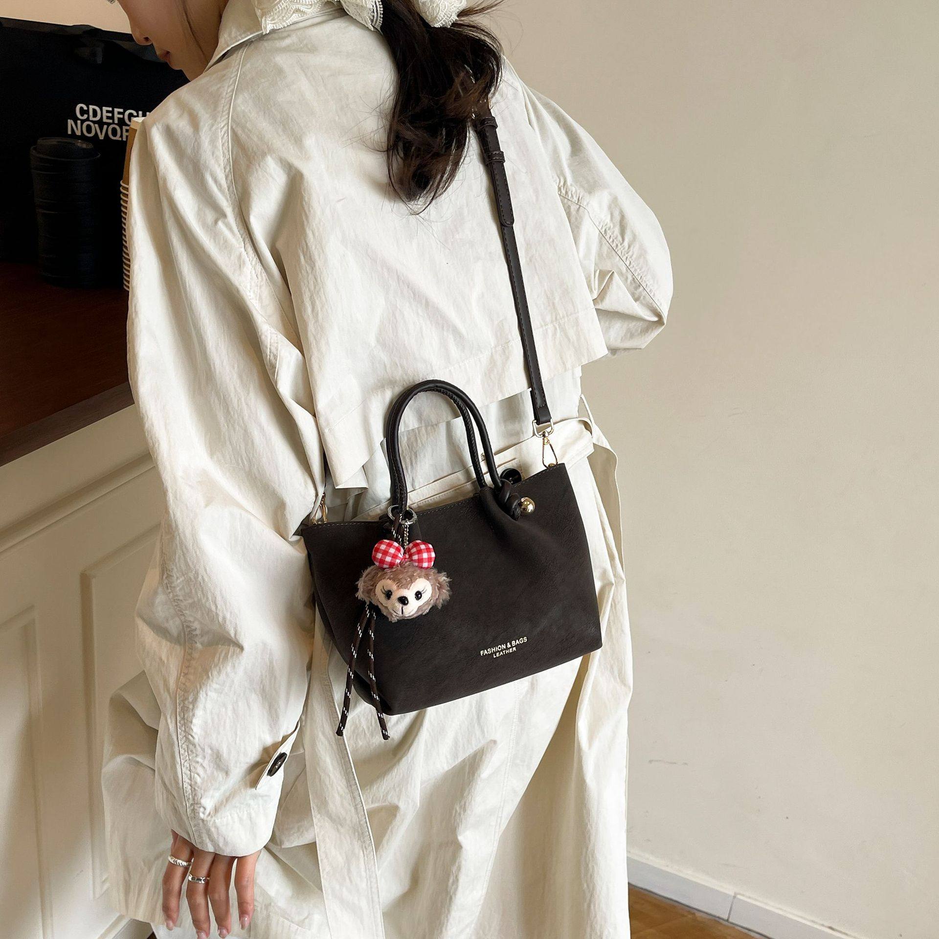 高级感小包包女式2025新款时尚休闲手提包小众复古轻奢斜挎水桶包,淘宝优惠券,粉丝福利购,淘宝优惠卷