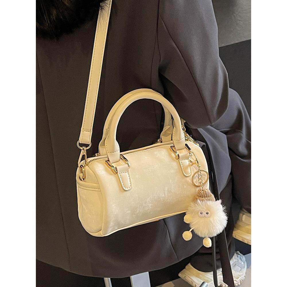 包包女2025新款高级质感小众春夏百搭单肩斜挎包手提波士顿枕头包,淘宝优惠券,粉丝福利购,淘宝优惠卷