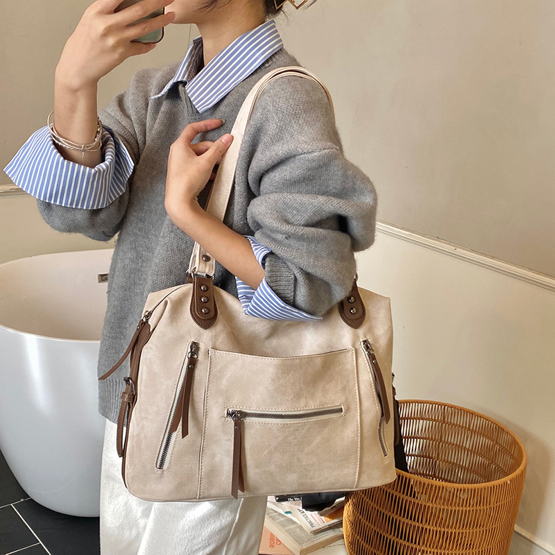 高级感包包女式2025新款流行时尚百搭单肩包大容量短途旅行斜挎包 - 图2