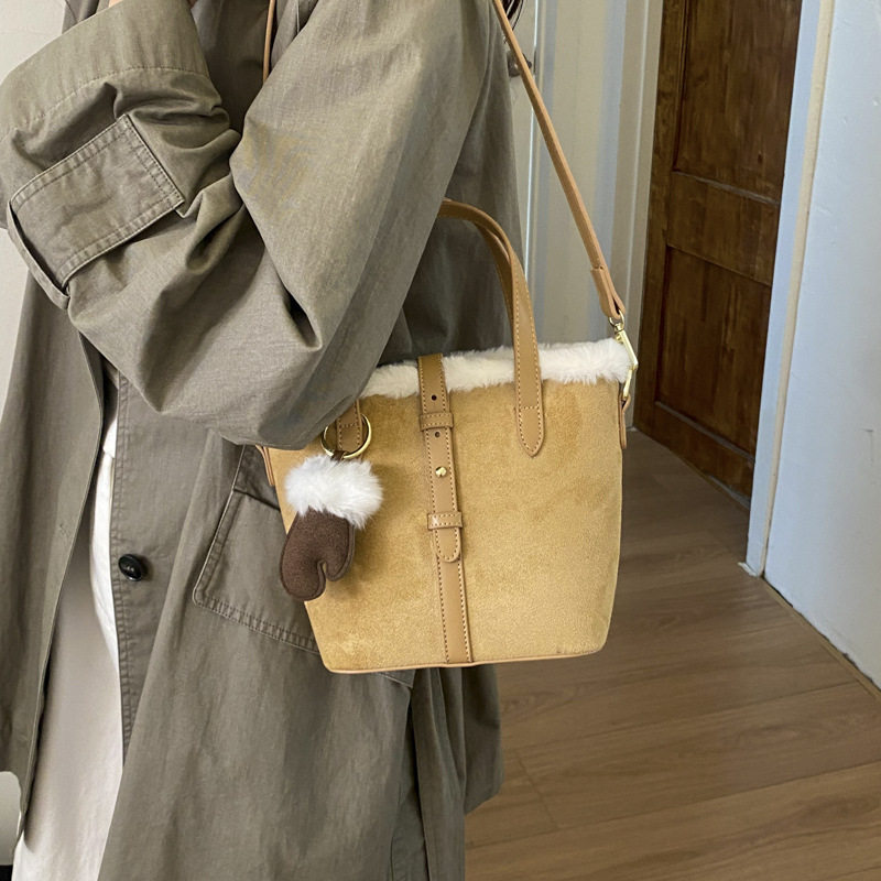 手提麂皮绒毛绒包包女2026新款潮流时尚复古菜篮子包斜挎包托特包,淘宝优惠券,粉丝福利购,淘宝优惠卷