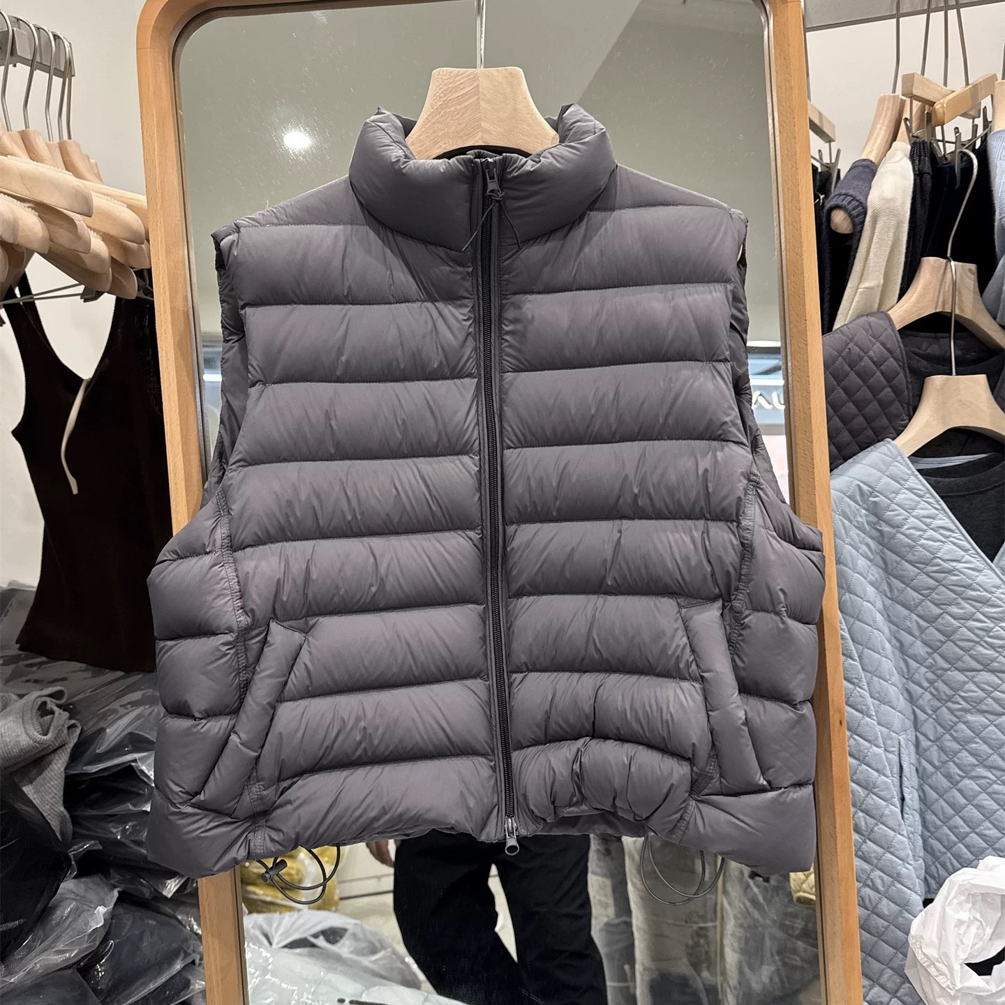 in11厂家韩版立领排骨羽绒马甲女2025冬黑色短款拉链保暖背心外套 - 图0