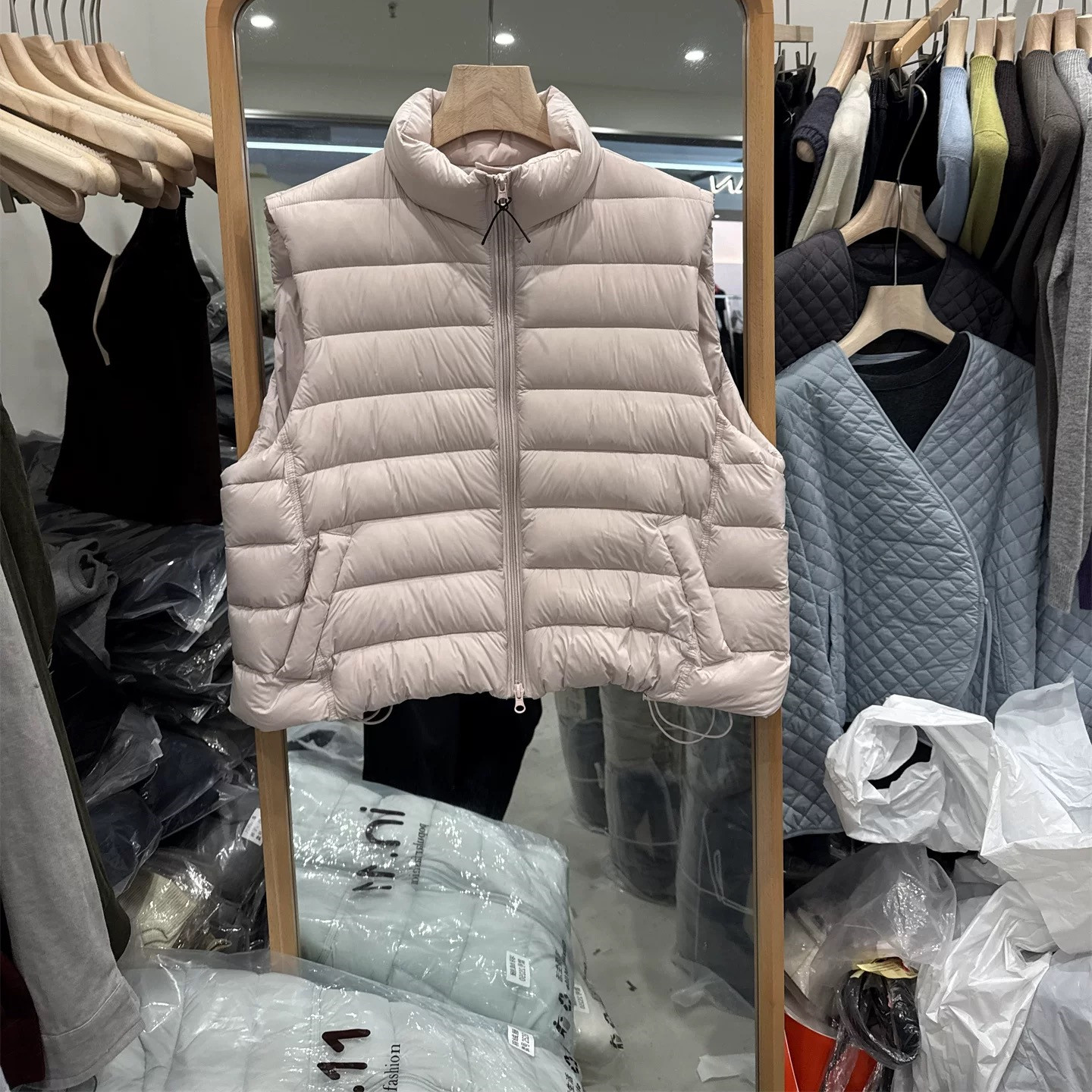 in11厂家韩版立领排骨羽绒马甲女2025冬黑色短款拉链保暖背心外套 - 图2