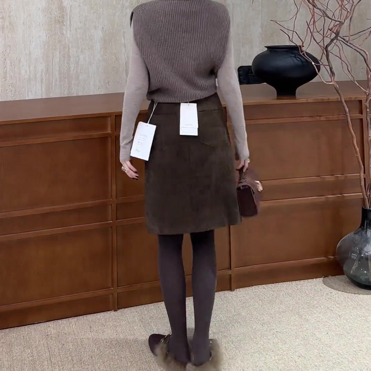 复古咖色麂皮半身裙女2025年冬季流行新款时尚气质高腰显瘦直筒裙,淘宝优惠券,粉丝福利购,淘宝优惠卷