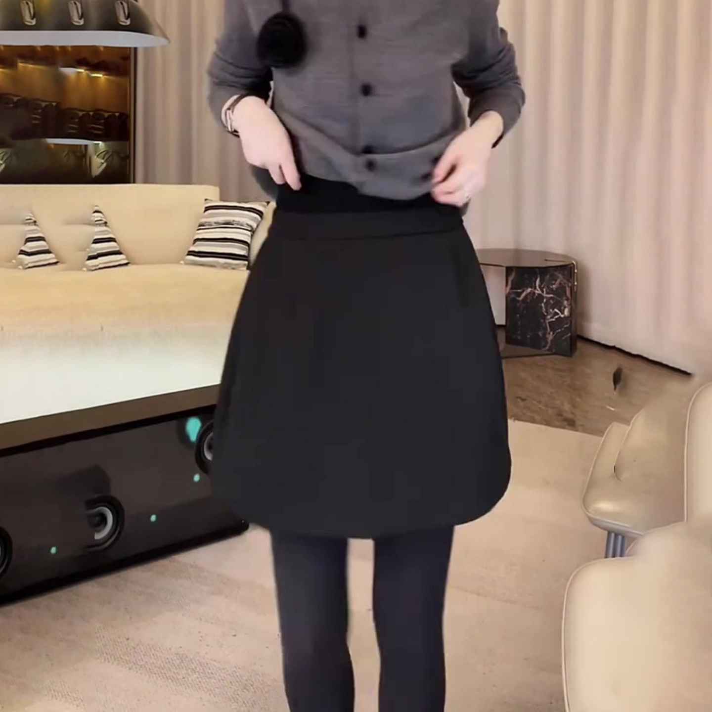 黑色厚款西装花苞短裙女秋季新款高腰显瘦遮肉气质时尚减龄半身裙,淘宝优惠券,粉丝福利购,淘宝优惠卷