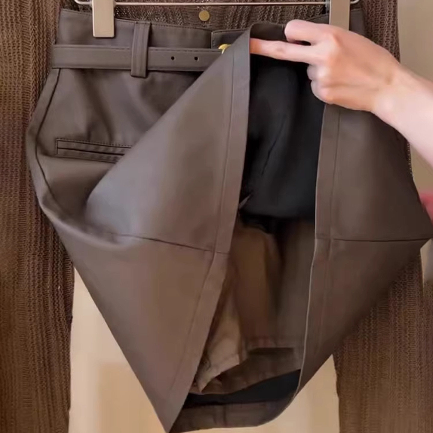 咖色皮裙短裙女2025秋季流行新款高腰时尚气质复古百搭A字半身裙,淘宝优惠券,粉丝福利购,淘宝优惠卷