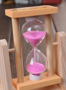 儿童节旋转沙漏笔筒卡通节日生日