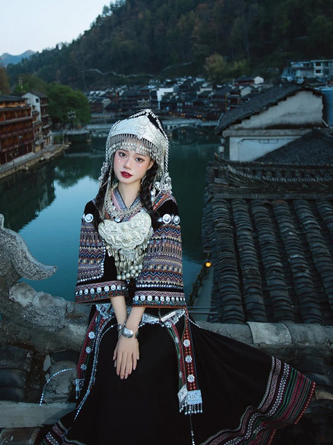 Miao Family Impression 2022 Velvet Miao Clothing for Women