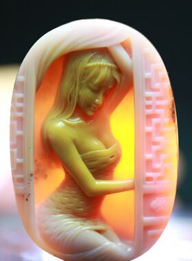 原矿挂件颜色艳丽细腻大师雕刻