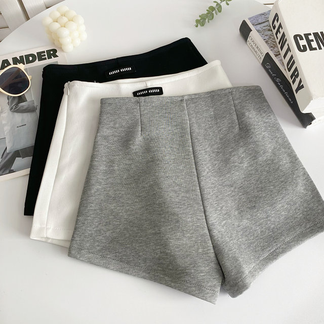 ໂສ້ງກິລາສັ້ນ ແລະ leggings ແອວສູງ