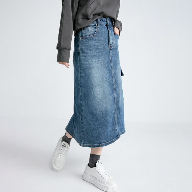 Pocket denim skirt and A-line mid-length dress