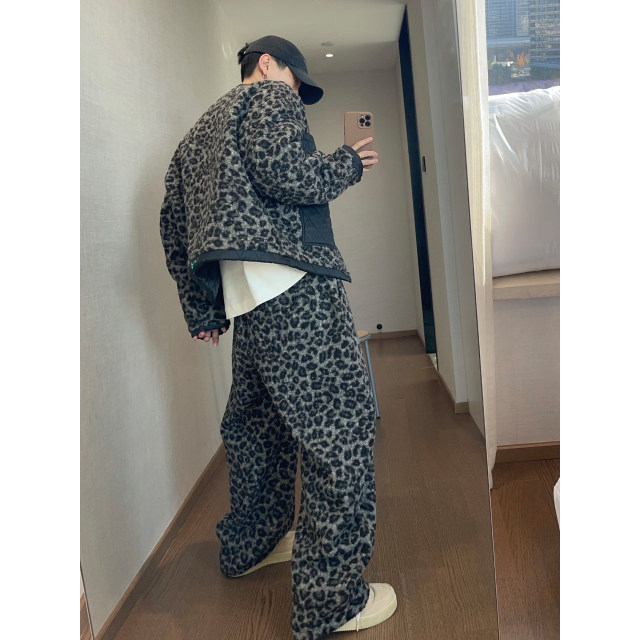 Dannyandzee winter retro handsome warm black leopard print woolen velvet trousers scimitar pants men's sweatpants