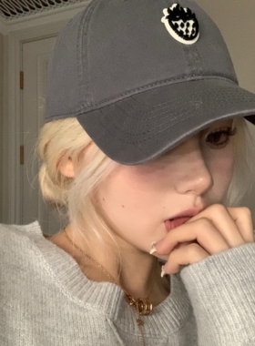 原创草莓刺绣逛街简约女