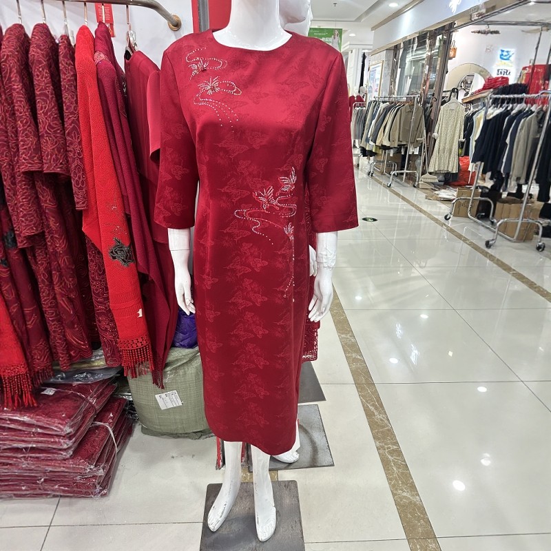 年轻洋气喜婆婆醋酸婚宴装高端轻奢气质小个子喜妈妈连衣裙敬酒服 - 图1