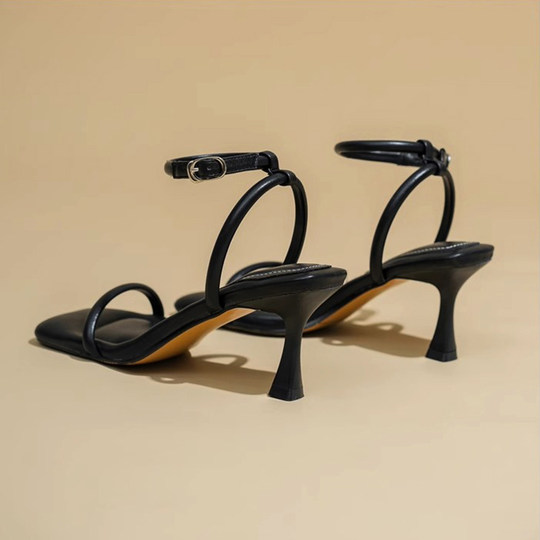 High-looking silver high-heeled shoes for women, stiletto heels, summer skirts, French-style strappy Roman sandals for women that feel like they are stepping on shit