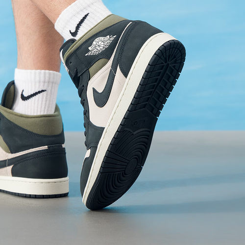 Nike耐克男鞋2025冬JORDAN AJ1翻毛皮复古撞色高帮板鞋HV4091-102 - 图2